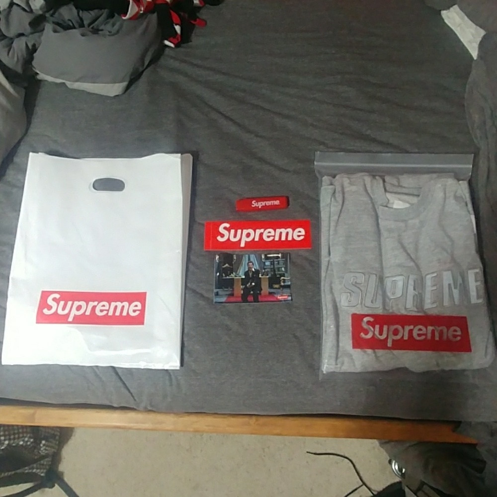 Supreme L/S Metallic Reflective logo Long Sleeve